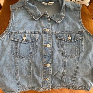 Gap Denim Vest, medium wash